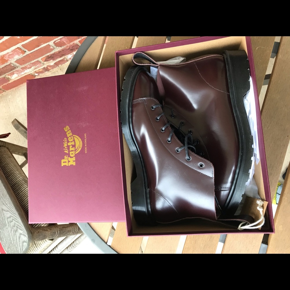 Dr martens - merlot boots - MIE - brand new
